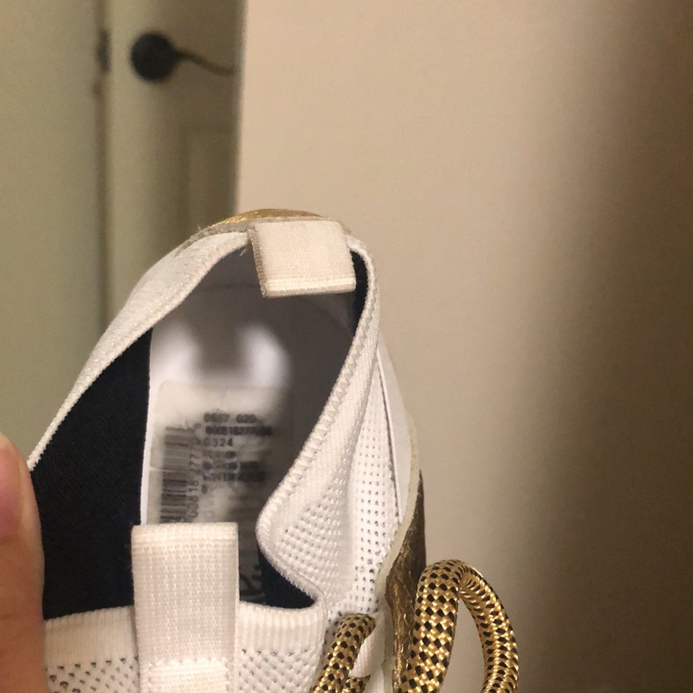 Shoe - Picture 7 of 8